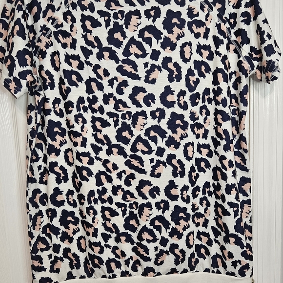 Cute Leopard Print T-Shirt - Picture 4 of 6